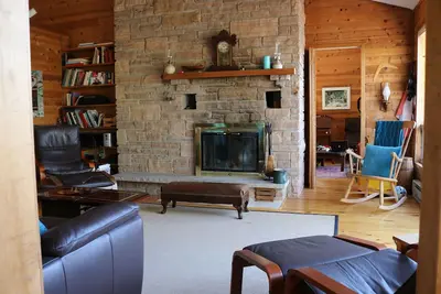 Image de Lakeside 4 bedroom home on Buck Lake near Kingston