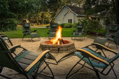 Image de Luxury Lake Country Home · Hike · Bike · Fire pit ·  Boat Included : D