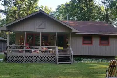 Image de updated cottage & nearly and acre of land with lake access