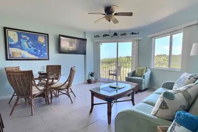 Image de Frosty Marlin Ocean Pointe 1314/2ba 2br