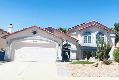 Cheerful 4 bed3 ba home with pool heated