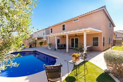heated Private pool 5bd 3 ba 3 garage Laveen