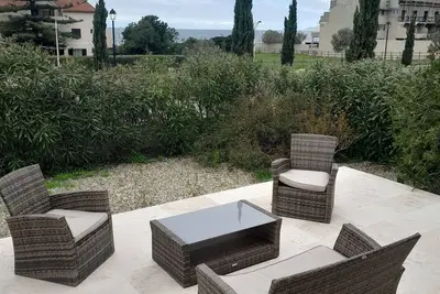 Image de très belle villa dans une residence récente. \nà st florent.