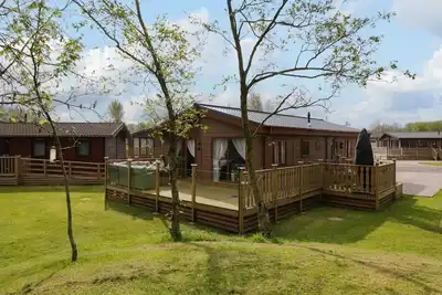 Image de 3 Bed 2 Bath Luxury Lodge In 5* South Lakeland Leisure Village.