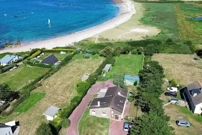 Image de Joli Villa de bord de Mer avec accès privatif à la plage et grand Jardin clos