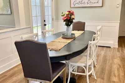 Image de Stunning 4 Bedroom Home - Prime Location