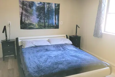 Image de Stylish Garage Apartment by Reese Creek