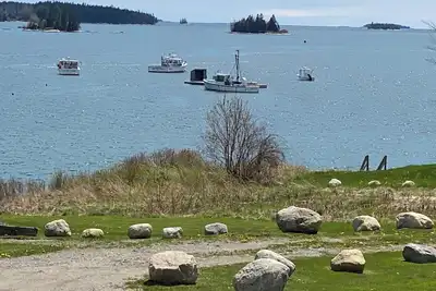 Image de Mid coast Ocean Cove Front Cottage. Peaceful Ocean Views