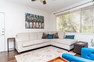 Image de A Traveler's Dream- Comfortable Condo in Scottsdale/Kierland area