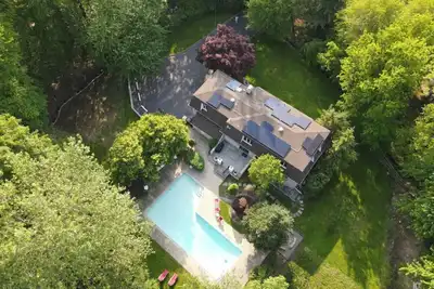 Image de 6 Bedroom Private Home/ Close to Nyc!