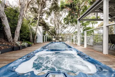 Image de Gas heated spa 38c. House & Barn with uninterrupted valley views, bliss!