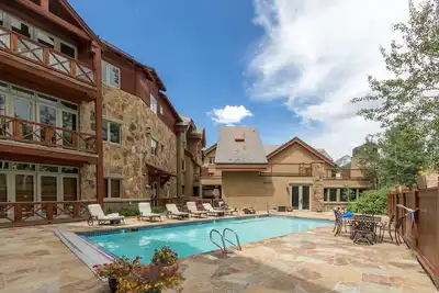 Image de Luxury Lorian Lookout with plenty of amenities