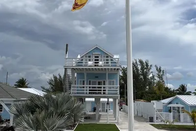 Image de Frigate House at Coconut Island Ocean Front with Pool! ! on Casaurina Beach