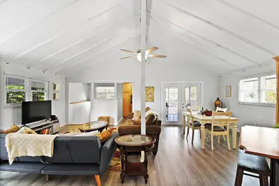 Image de Cozy Retreat Near Crooked Lake with Gym, Games & Deck Views