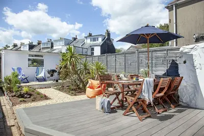 Image de Admirals - a cottage cottage is within a short walk of Brixham harbour, quay, Battery Gardens and