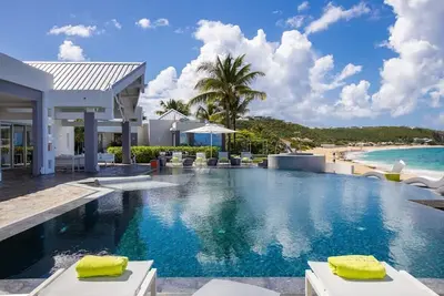 Image de Ultra-Luxury Beachfront Villa on Baie Rouge, St. Martin