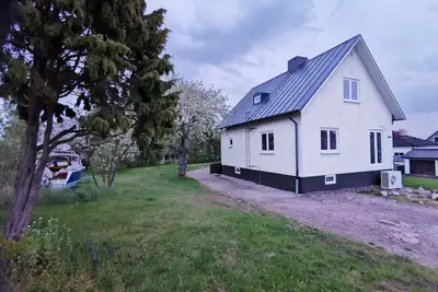 Image de Modern and fresh basement apartment for up to 6 plus baby.