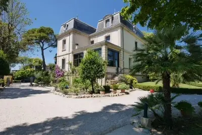 Image de Appartement dans maison d'Écrivain, classé 2 étoiles
