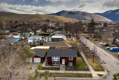 Image de Updated Split Level Home on the Northside - Close to Downtown