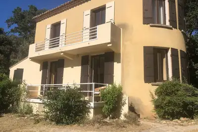 Image de Contemporary bright and friendly villa with private park, view over the Rhône valley.