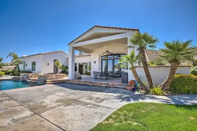 Image de Stunning Palmdale Villa Oasis on Vineyard!