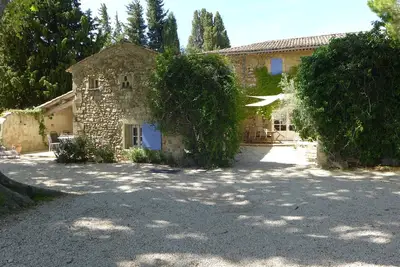 Image de \"Le Mas des Platanes\", l'Aparté gîte en Provence