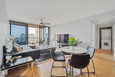 Image de WaterMark Waikiki 2104 2bd/2ba/1pa Ocean/Harbor View - 1k1q