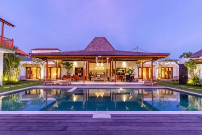 Image de Peaceful 5 Br Pool Villa in the ❤ of Seminyak