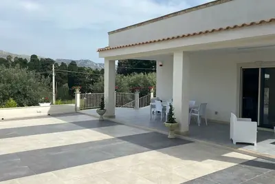 Image de Villa 100m from the sea