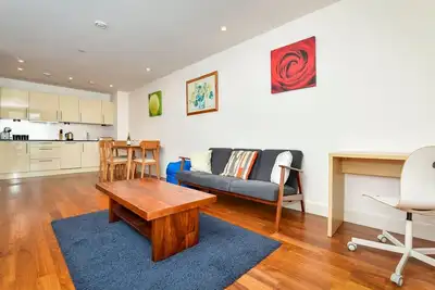 Image de Pass the Keys | Super Central Spacious 2 Bed Apartment with Parking