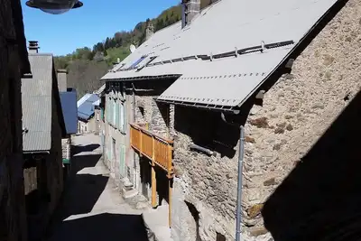 Image de Grande maison 200 m² typique de l'Oisans restaurée avec soin