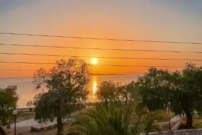 Image de Vouliagmeni Kavouri Waterfront Apartment