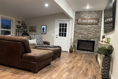 Image de Cheerful Newly remodeled 3-bedroom farmhouse