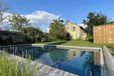 Image de Maison de rĂŞve avec piscine au milieu des vignes