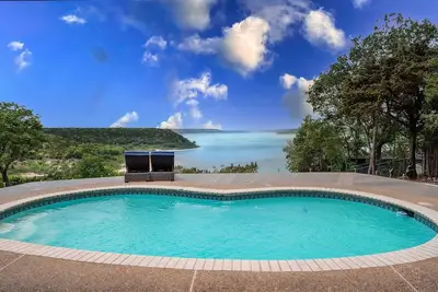 Image de Lakefront House w/ Pool & Private Beach