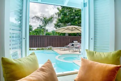 Image de Contemporary Golf View & Close to the Beach Villa.