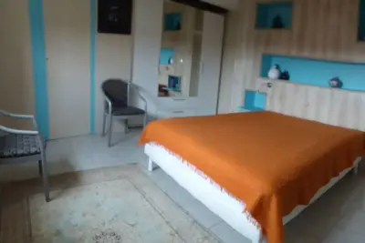 Image de Appartement avec terrasse vue sur l'étang à deux pas du port