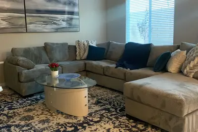Image de New build new furniture 10mins to allegiant across from M resort 5 bedroom 6bed