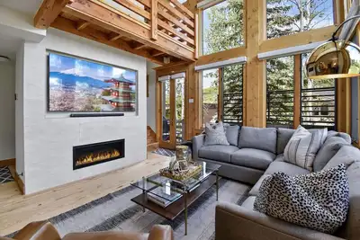 Image de Deer Valley Loop Ski Home - 7-Min Walk to Main Street, 150 Yards to Bus Stop