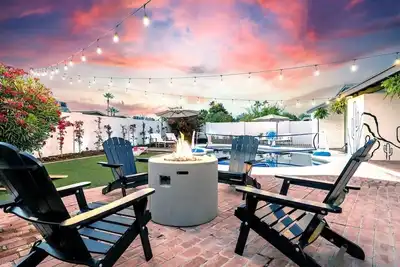 Image de Wow! Luxury Desert Oasis!