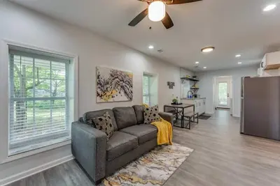 Image de Haynie’s Hidden Getaway- 9mins from Atl airport!