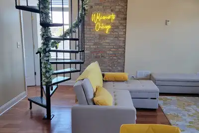 Image de Trendy Pilsen Loft w/Chicago skyline views!