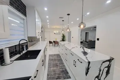 Your Home Awy From Home, Close To Hardrock Stadium, Dining Restaurants, Shopping