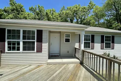 Image de Cozy Cottage at Oak Creek Campground (pool, pet friendly, dog park, near Ark)