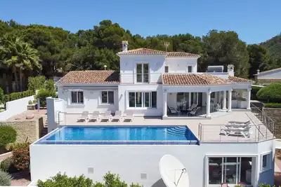Belle maison de vacances privée avec climatisation, piscine privée, Wifi, Tv, terrasse et parking