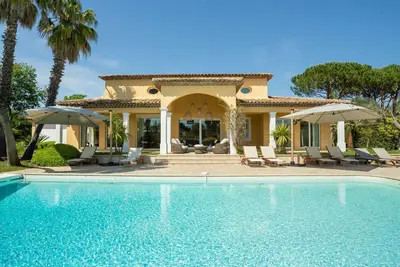 Image de Maison de vacances privée avec Wifi, climatisation, piscine privée, Tv, terrasse, animaux admis