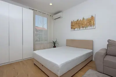 Image de Garçonnière avec air conditionné Palit, Rab (As-19661-a)