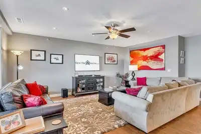 Image de Treehouse 1414: Stunning Lake Views, Boat Slip Included, Free Tickets & Prime Location