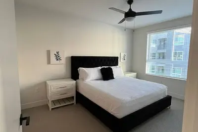 Image de Cozy apartment 10 minutes from Disney and Angel’s Arena