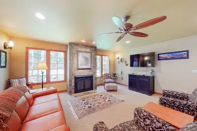 Image de Delightful getaway near the lake & hiking with fast WiFi, full kitchen, & W/D